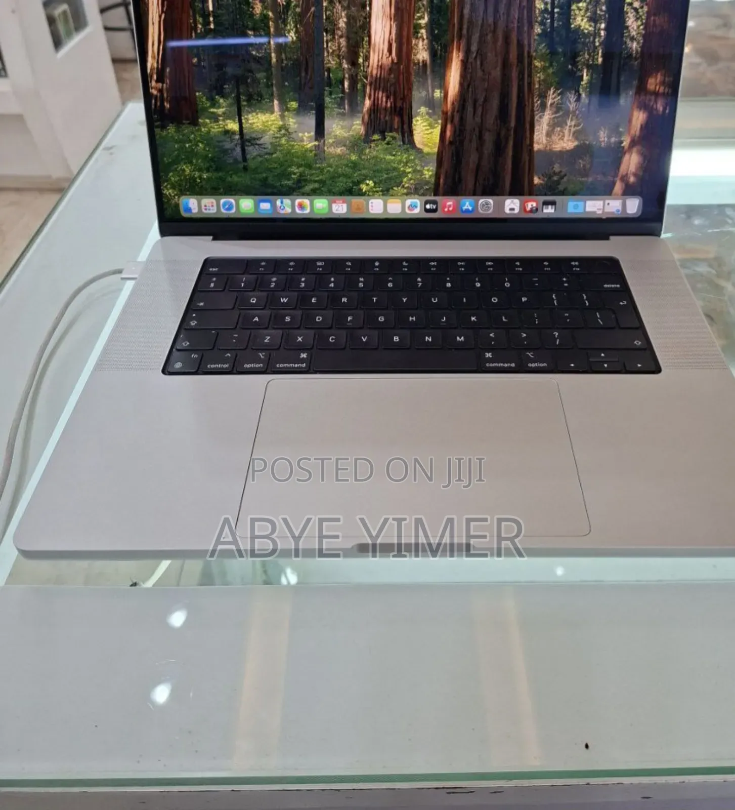 New Laptop Apple MacBook Pro M1 32GB Apple M1 Pro SSD 1T