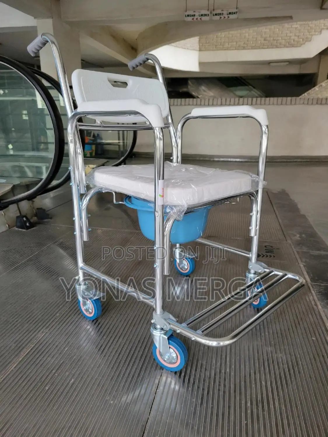 Commode Chair泵፻toilet Chair出~Strength, Sturdiness and Durability