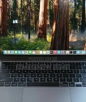 Photo - New Laptop Apple MacBook Air 2022 M2 8GB Intel Core M2 SSD 256GB