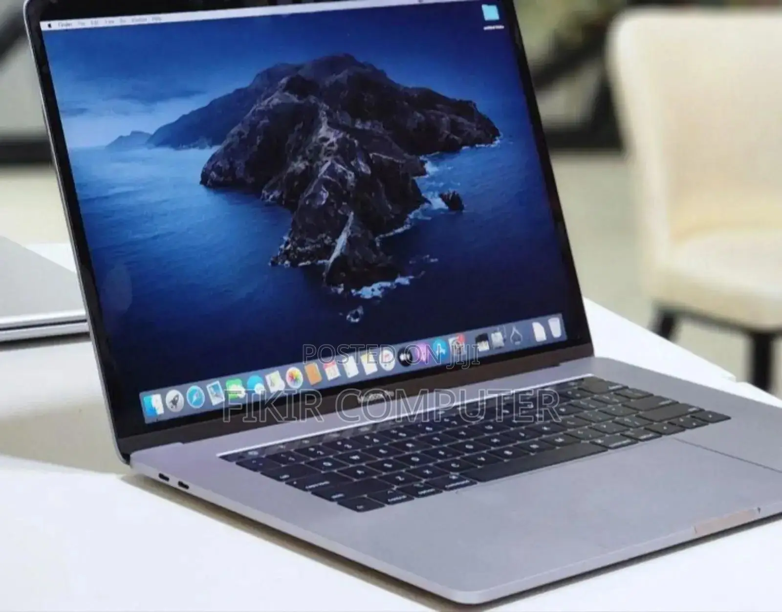 New Laptop Apple MacBook Pro 2019 16GB Intel Core I9 SSD 512GB