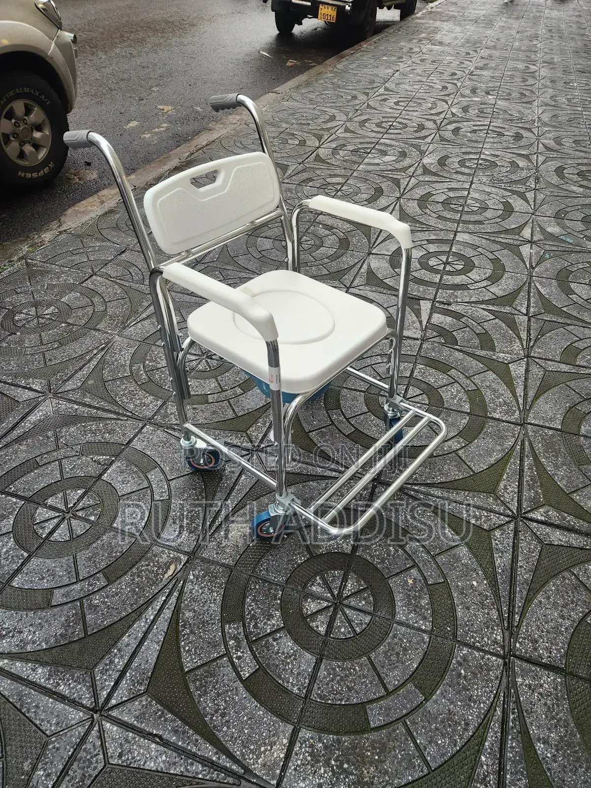 Toilet Wheelchair求情commode Wheelchair癲同toilet Wheelchair仔在poty Chair