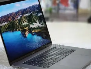 New Laptop Apple MacBook Pro 2017 16GB Intel Core I7 SSD 512GB