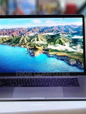 New Laptop Apple MacBook Pro 2017 16GB Intel Core I7 SSD 512GB