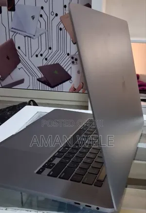 New Laptop Apple MacBook Pro 2019 32GB Intel Core I7 SSD 1T