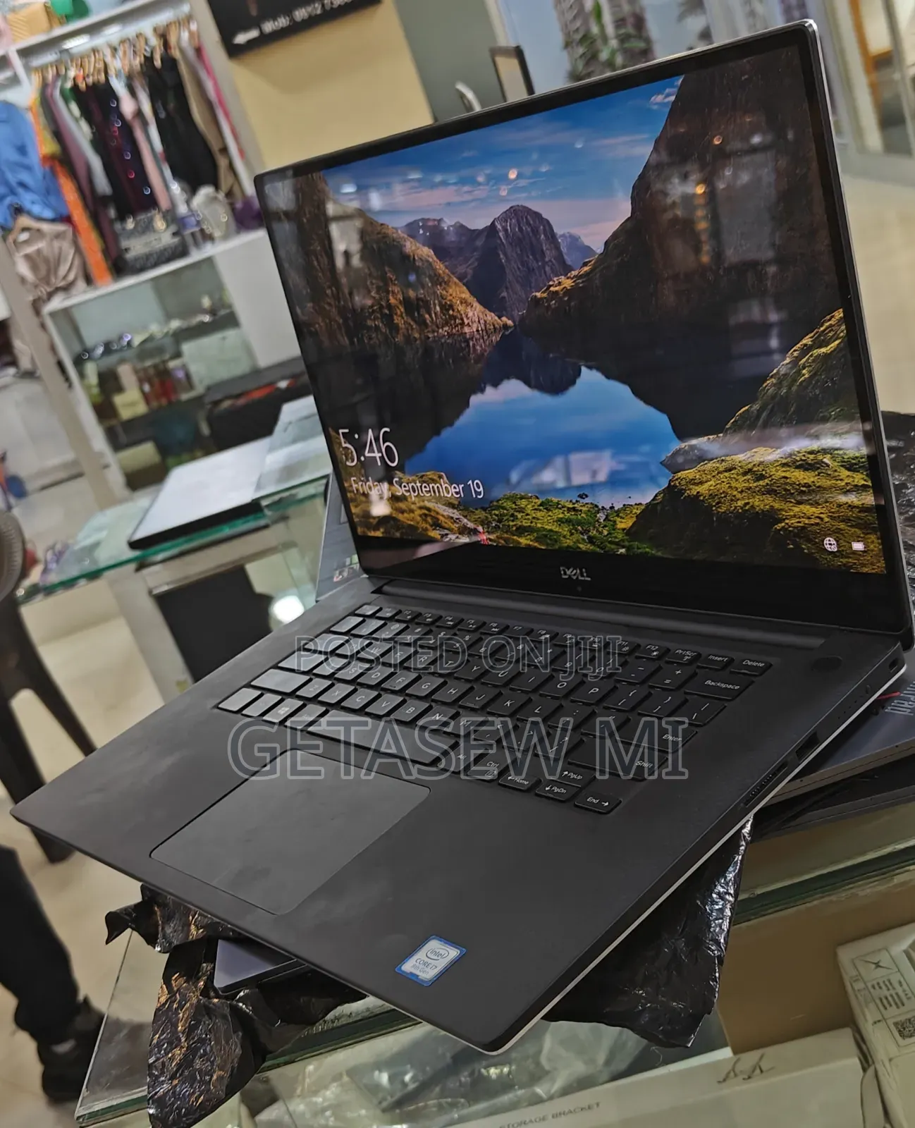 New Laptop Dell Precision 5540 16GB Intel Core I7 SSD 512GB