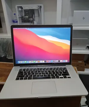 New Laptop Apple MacBook Pro 2015 16GB Intel Core I7 SSD 256GB