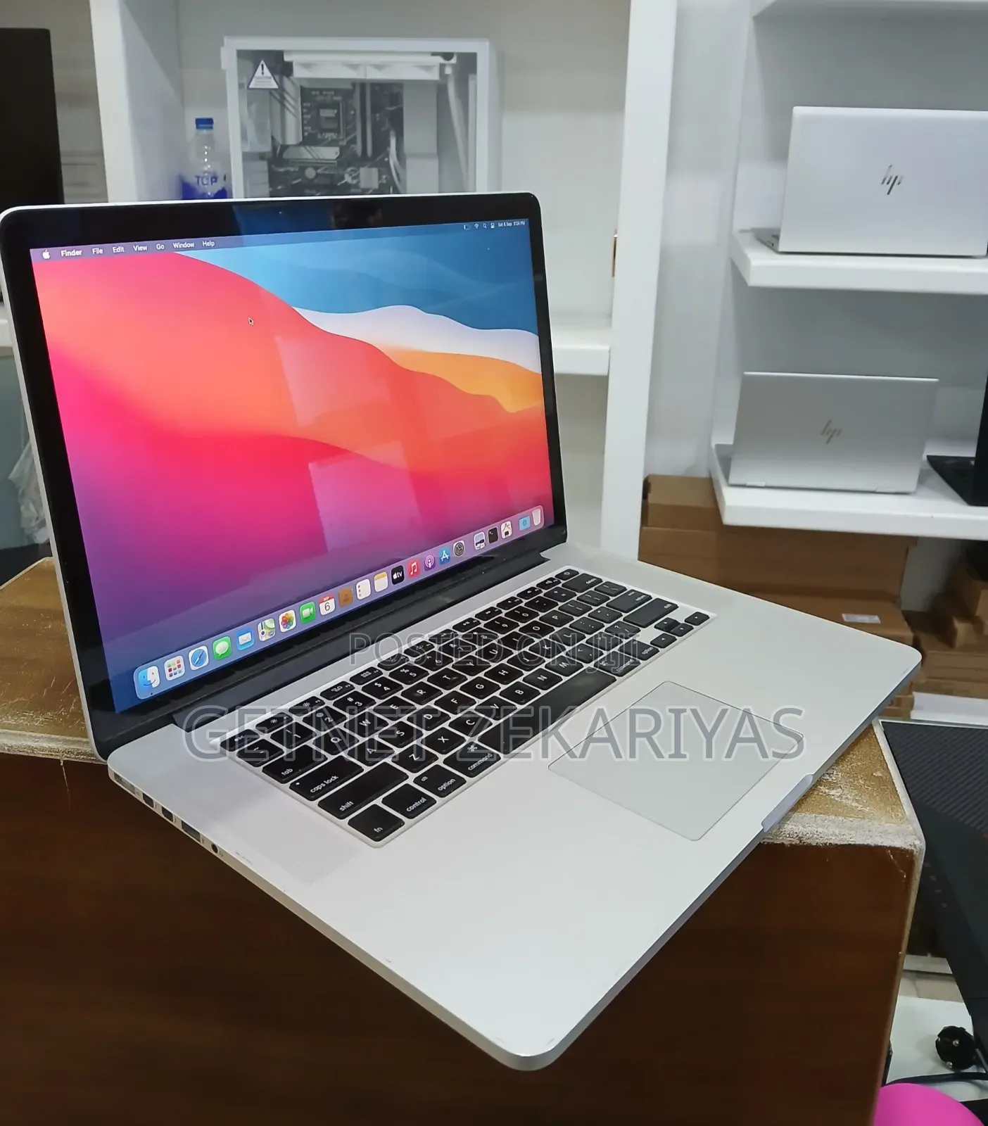 New Laptop Apple MacBook Pro 2015 16GB Intel Core I7 SSD 256GB