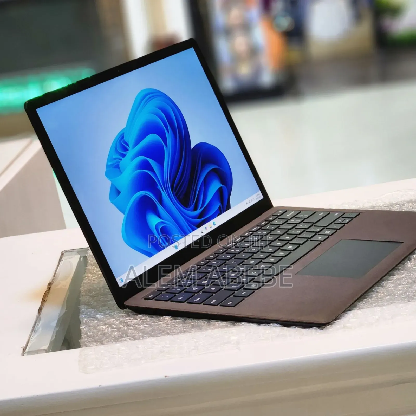 New Laptop Microsoft Surface 16GB Intel Core I7 SSD 512GB