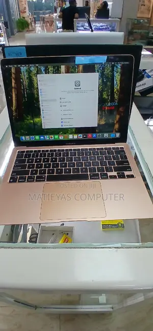 New Laptop Apple MacBook Air 2020 M1 8GB Apple M1 SSD 256GB