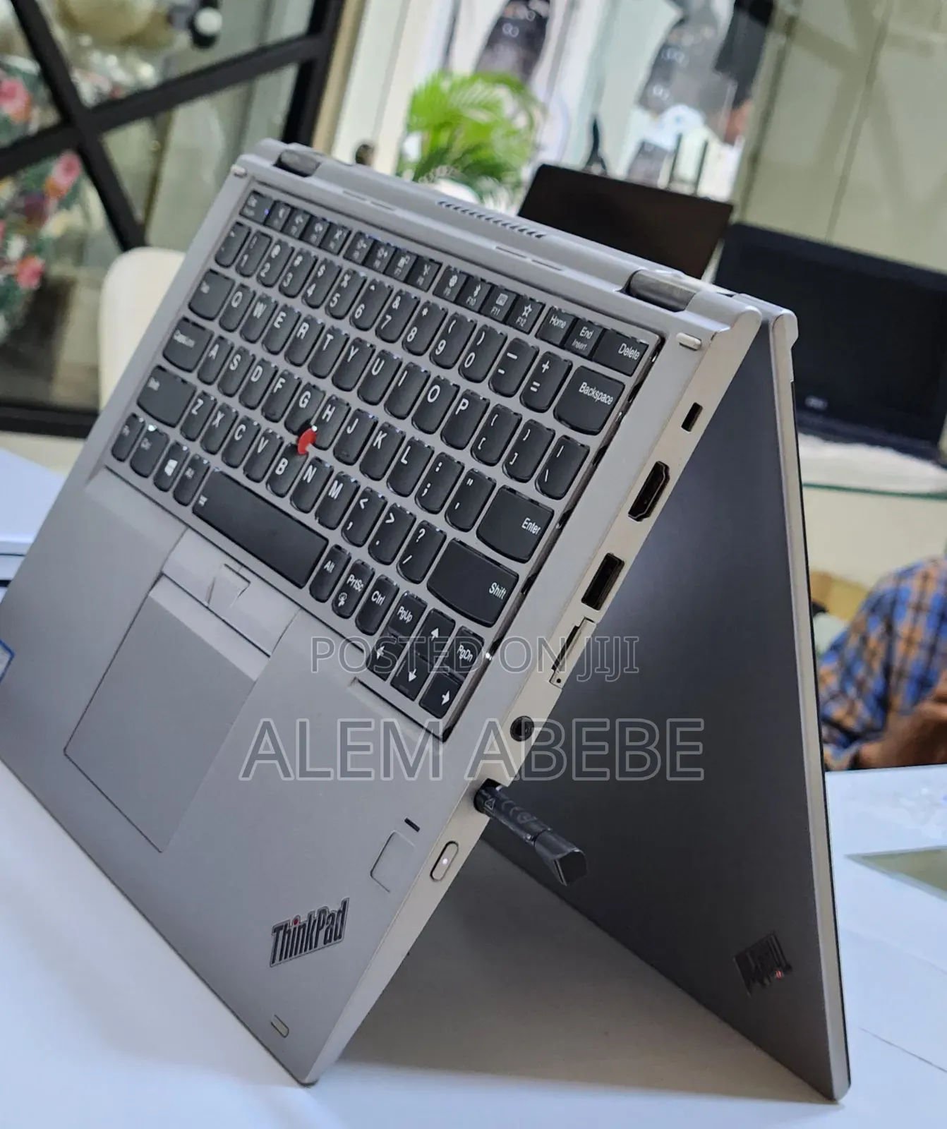 New Laptop Lenovo Yoga 330 16GB Intel Core I5 SSD 512GB