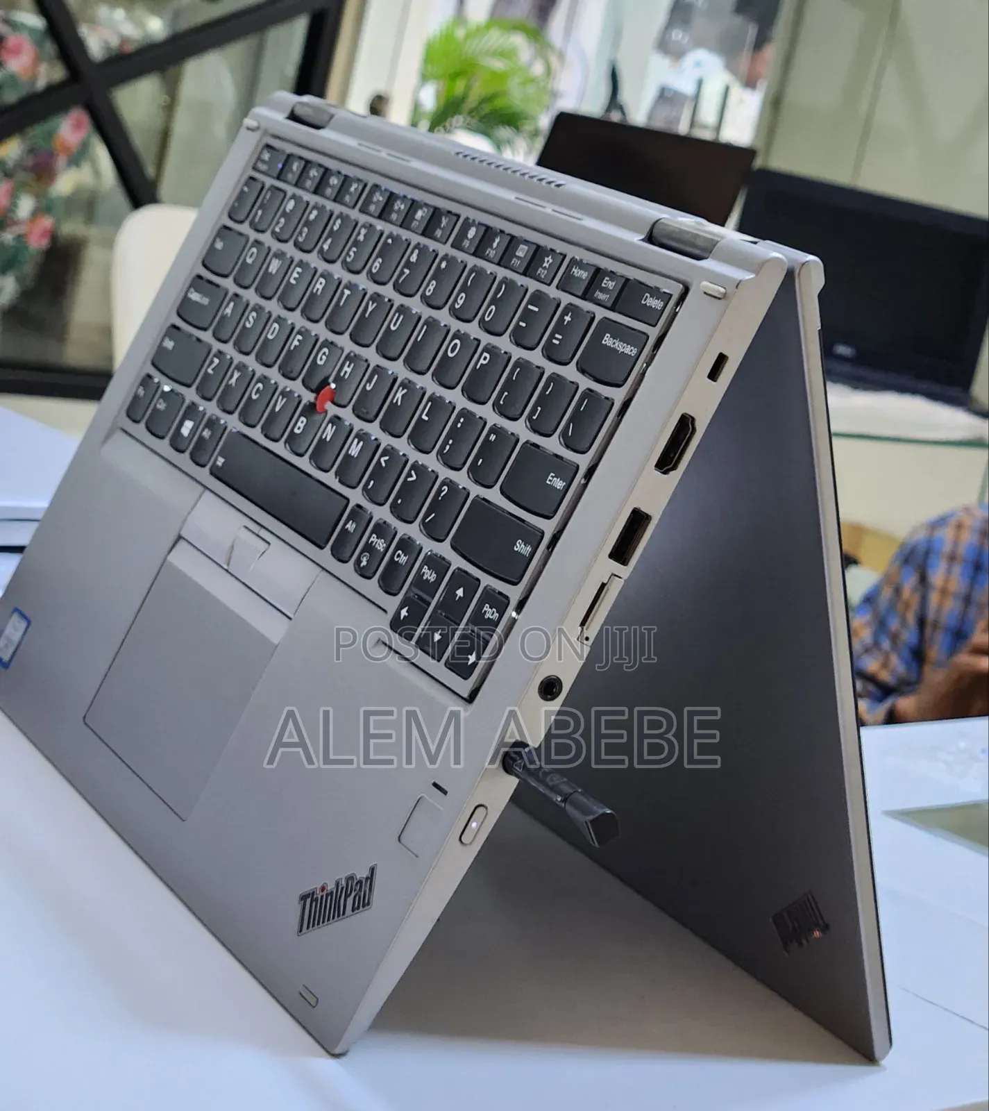 New Laptop Lenovo Yoga 330 16GB Intel Core I5 SSD 512GB