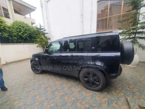 Land Rover Defender 2024 Black