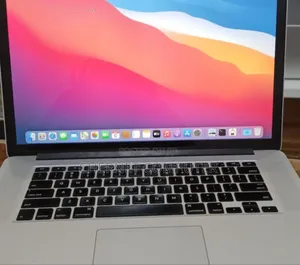 New Laptop Apple MacBook Pro 2015 16GB Intel Core I7 SSD 256GB
