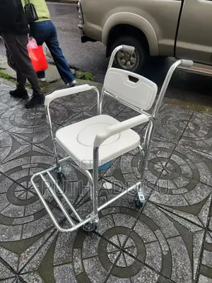 Photo - Wheelchair Toilet Wheelchair知識commode Medical Wheelchair俠士commode New