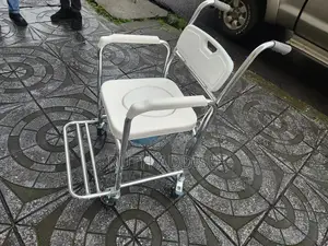 Photo - Commode Wheelchair會有toilet Medical Wheelchair知情wheelchair Medical New