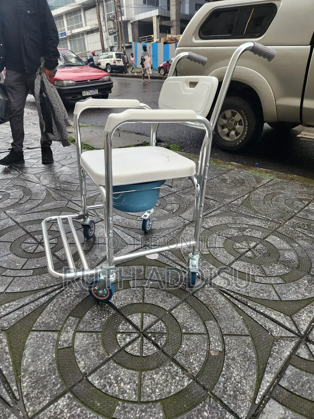 Toilet Wheelchair仔在poty Wheelchair隔天classic Strong Wheelchair Medical
