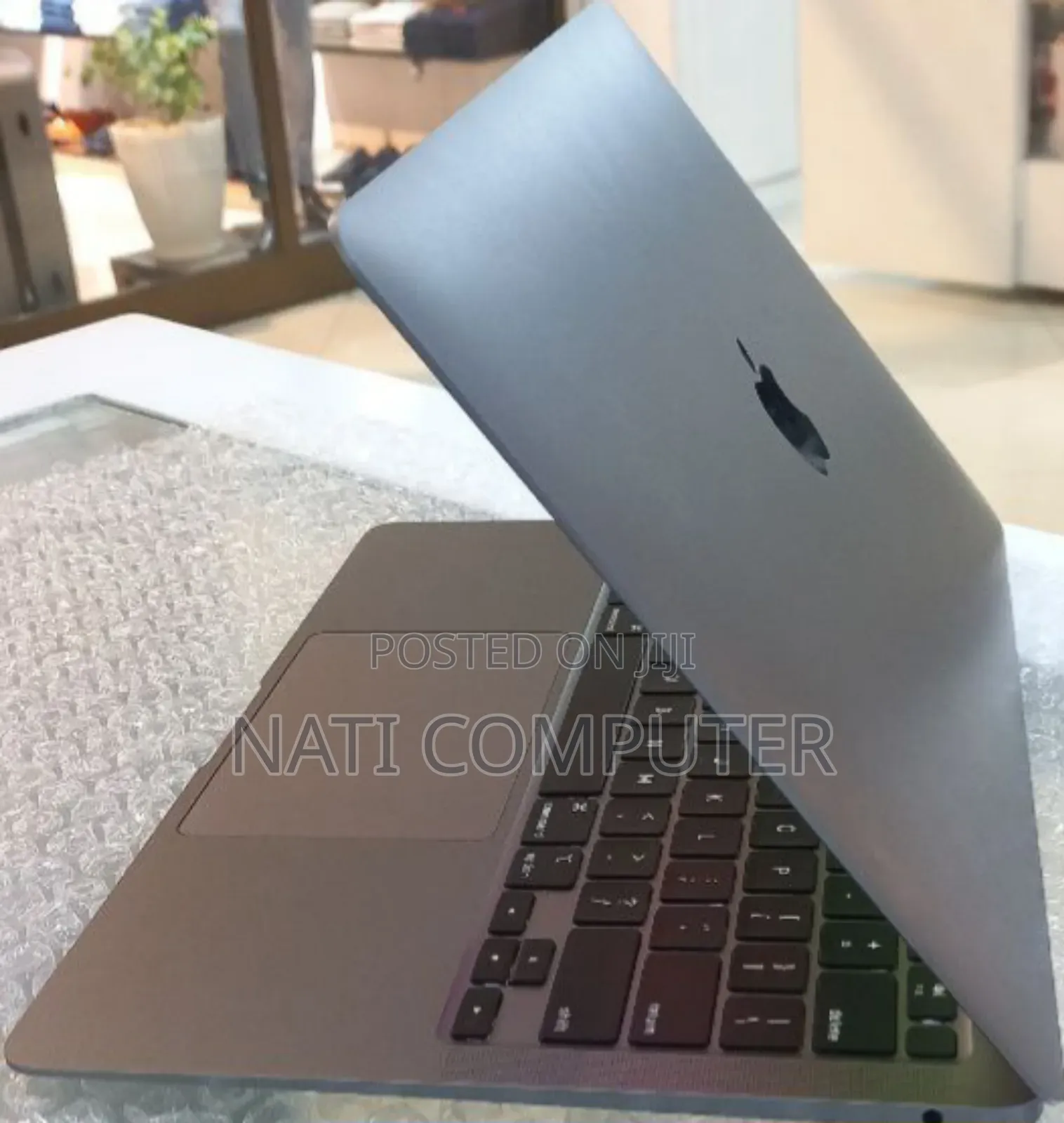 New Laptop Apple MacBook Air 2020 M1 8GB Intel Core I7 SSD 256GB