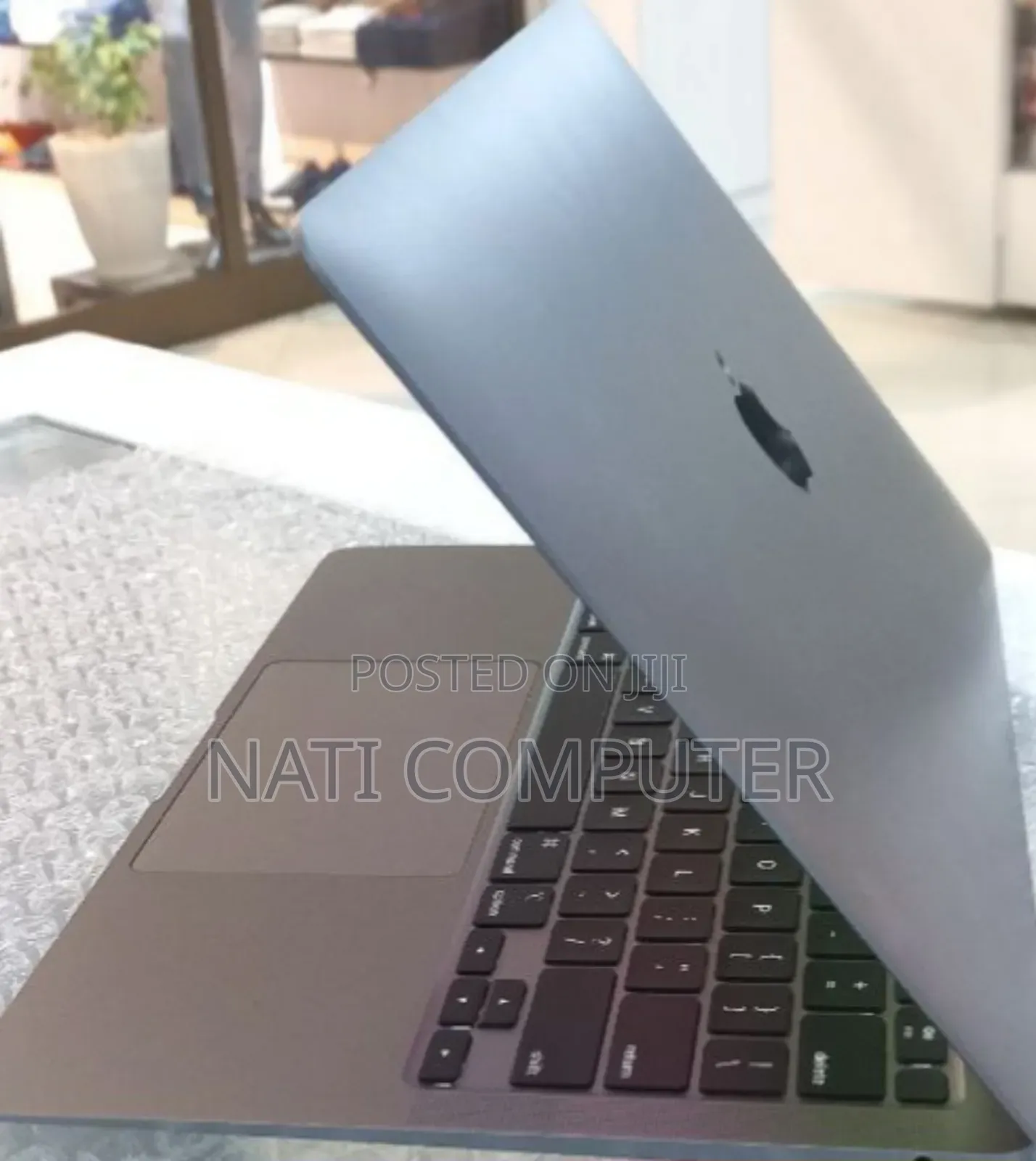 New Laptop Apple MacBook Pro 2017 16GB Intel Core I7 SSD 256GB