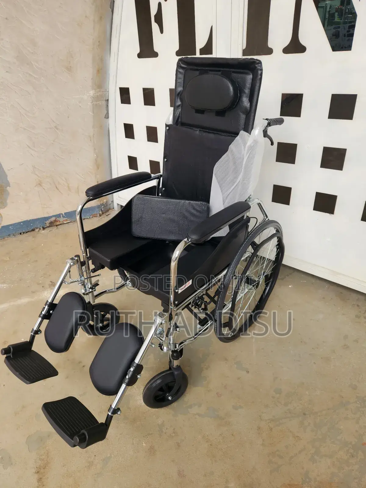 Sleeping Wheelchair較高medical Wheelchair發表foldable Commode Wheelchair