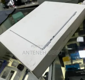 Photo - New Laptop Apple MacBook Air 2025 M4 13-Inch 16GB Apple M4 SSD 256GB