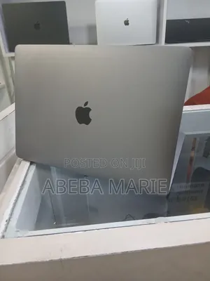 New Laptop Apple MacBook Pro 2017 16GB Intel Core I7 SSD 1T