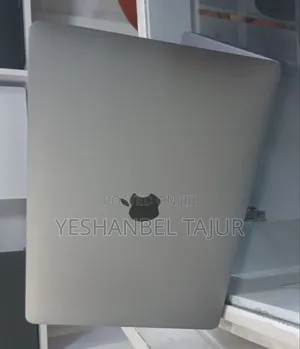 New Laptop Apple MacBook Pro 2017 16GB Intel Core I7 SSD 1T