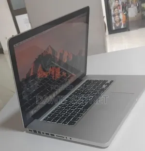 New Laptop Apple MacBook 4GB Intel Core i7 SSD 512GB