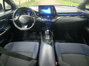 Photo - Toyota C-HR 2018 Gray