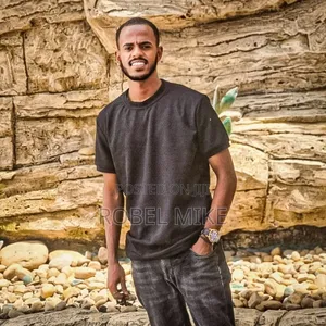 Photo - Front-End Developer