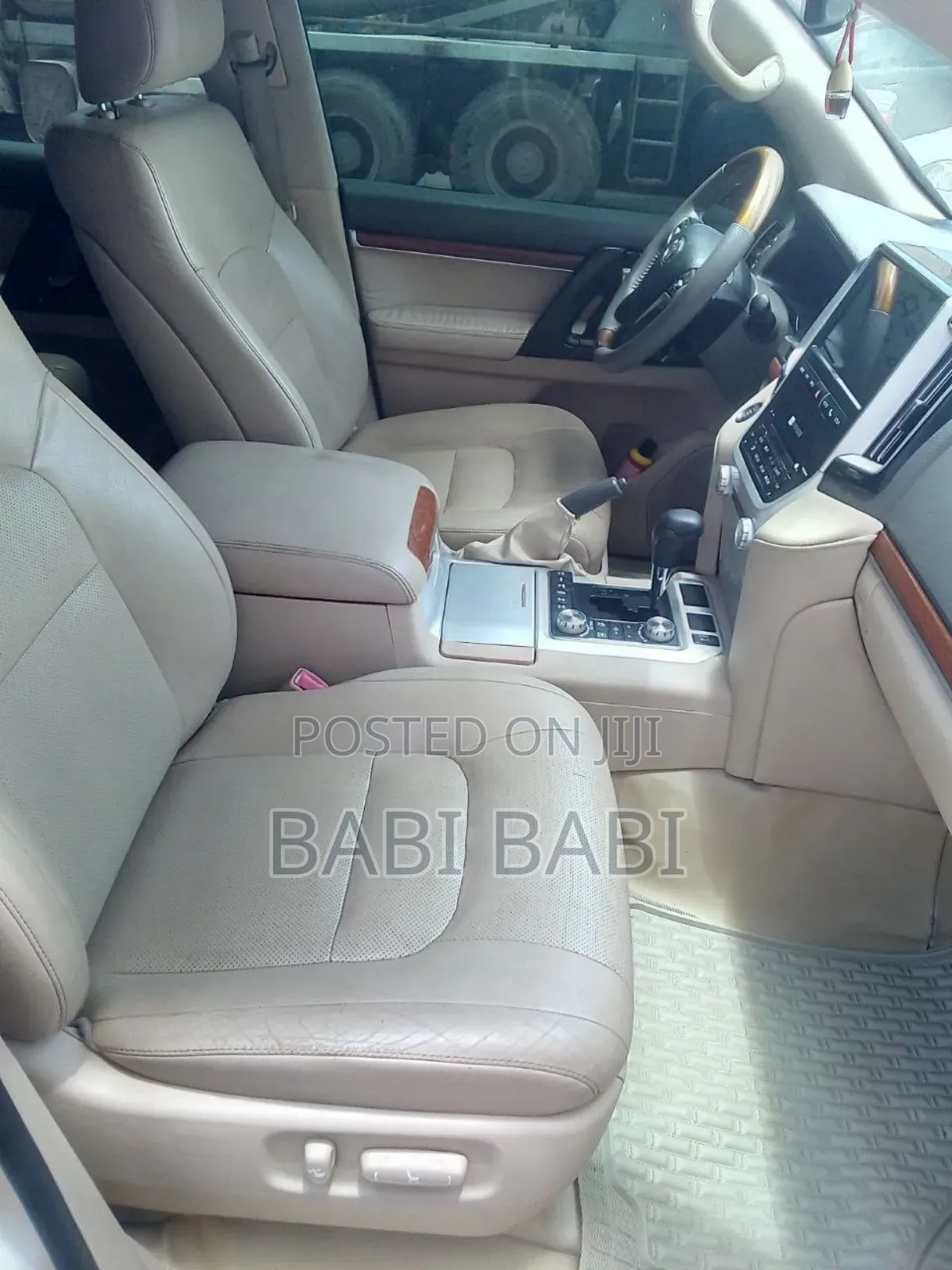 Toyota Land Cruiser 2012 White