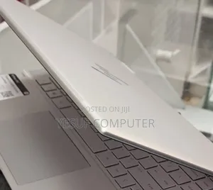 New Laptop HP Envy X360 8GB Intel Core I5 SSD 512GB