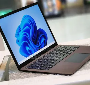New Laptop Microsoft Surface 16GB Intel Core I7 SSD 512GB