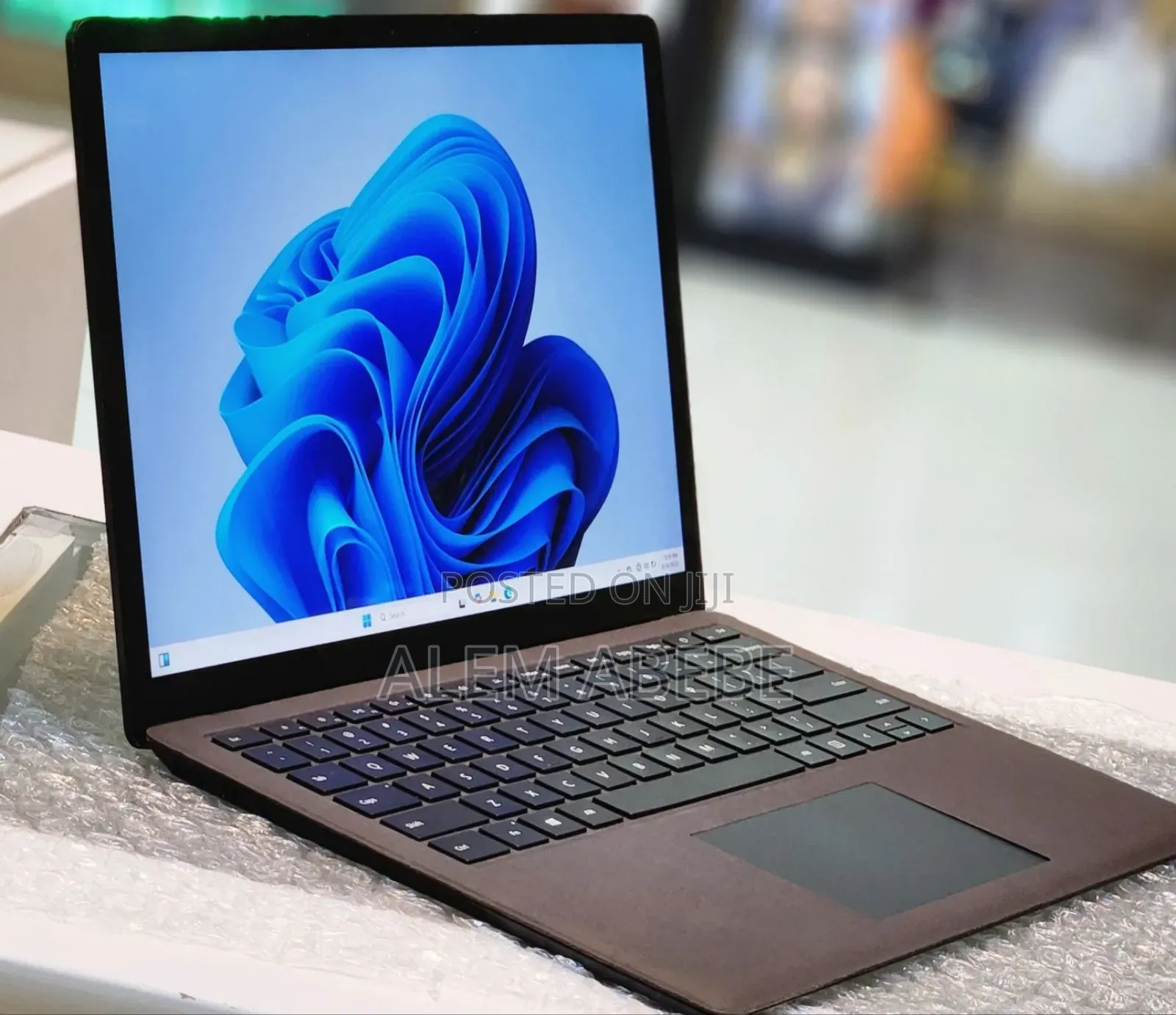 New Laptop Microsoft Surface 16GB Intel Core I7 SSD 512GB