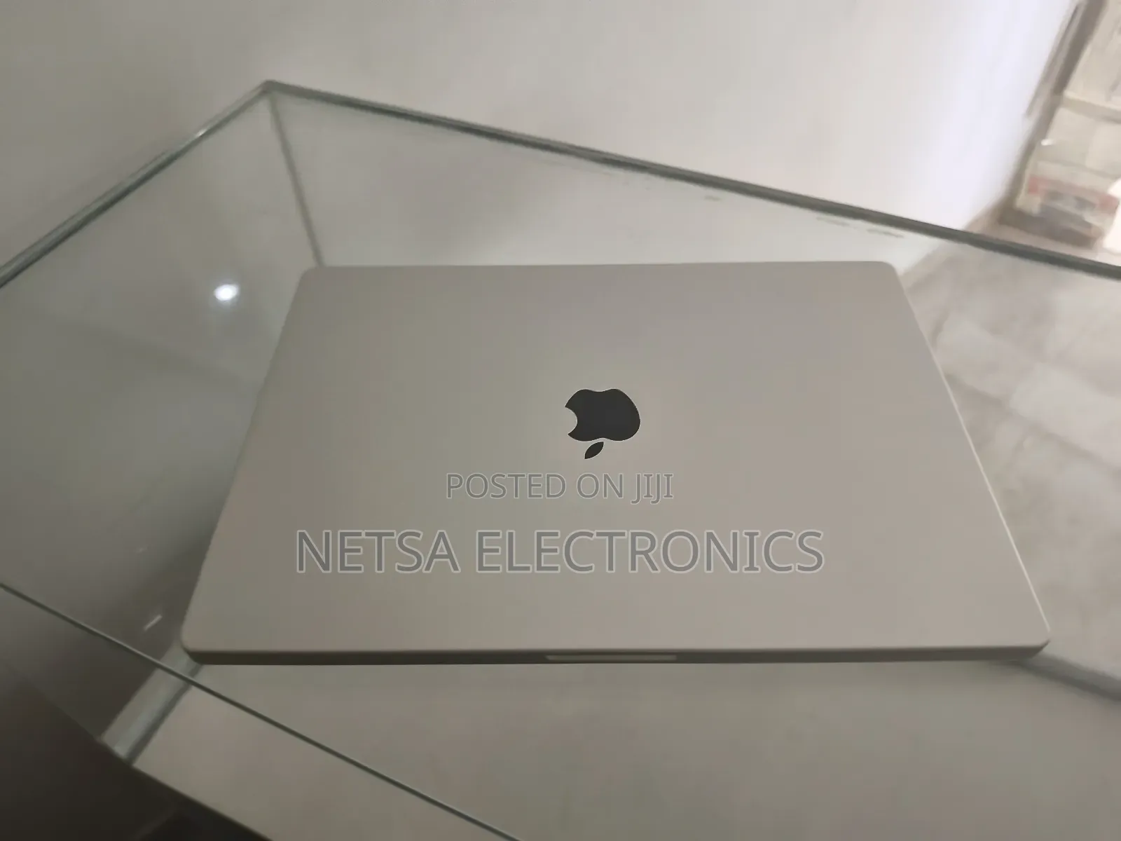 New Laptop Apple MacBook Pro 2021 M1 16GB Apple M1 Pro SSD 1T