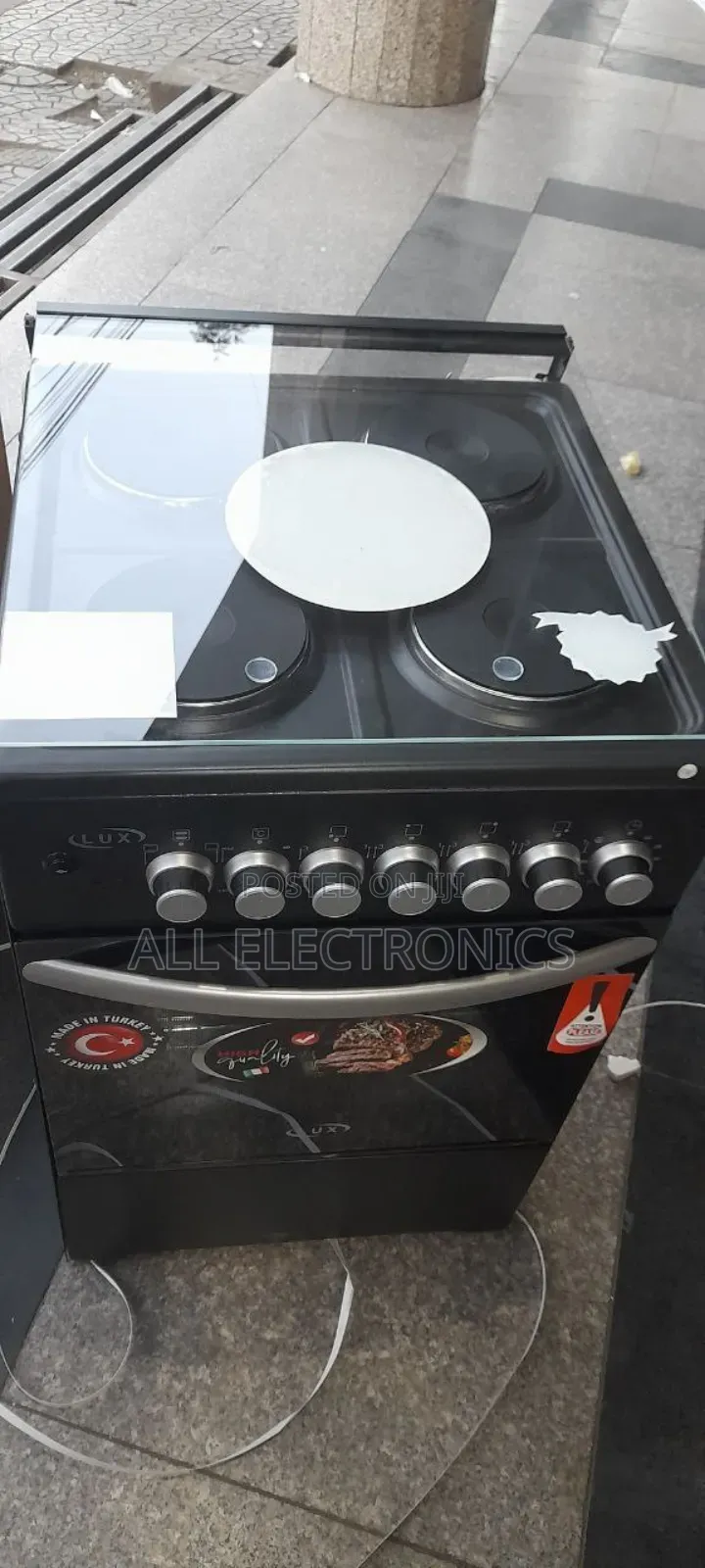 Lux 60×60 Oven Freestanding