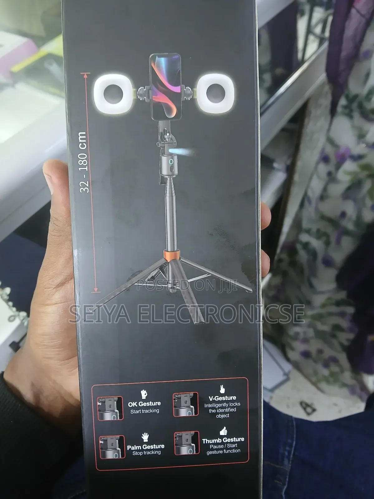 Q13 Smart Face Tracking Tripod