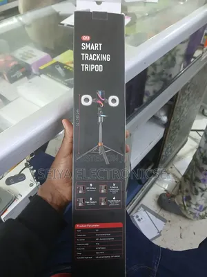 Q13 Smart Face Tracking Tripod