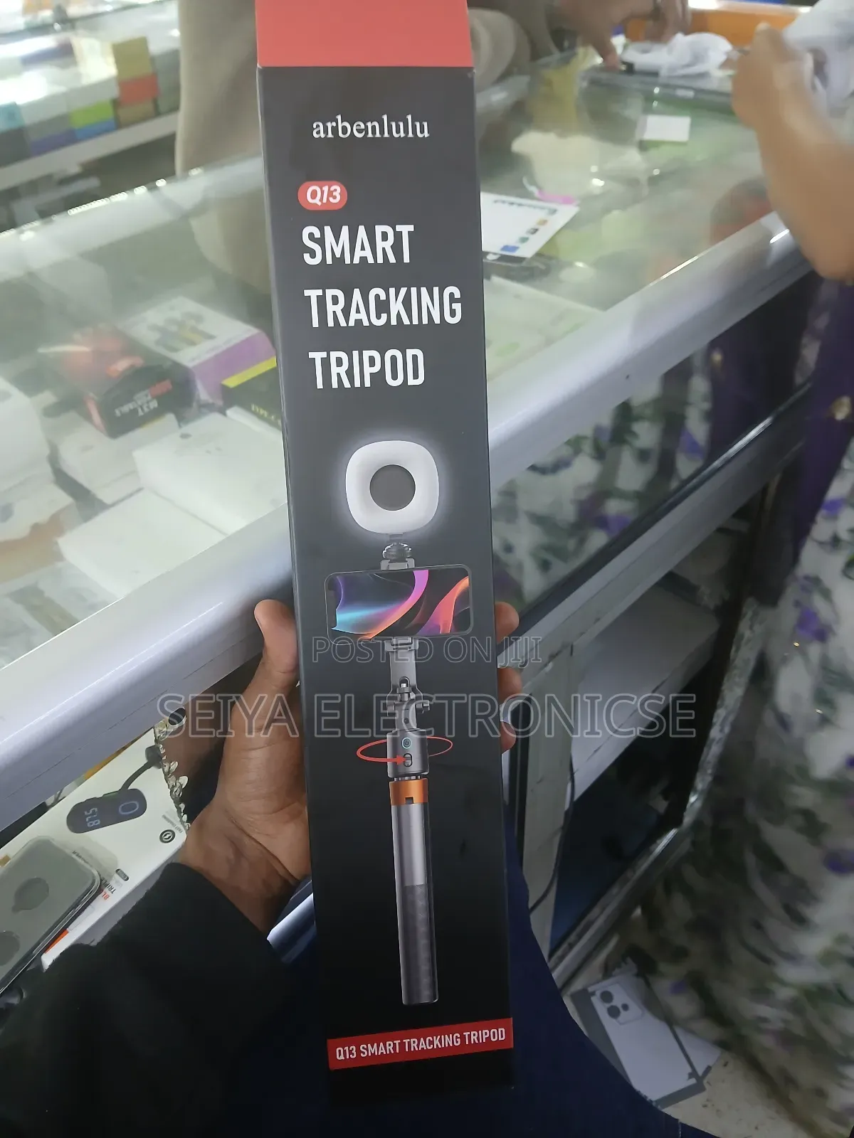 Q13 Smart Face Tracking Tripod