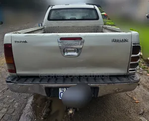 Toyota Hilux 2008 Gold