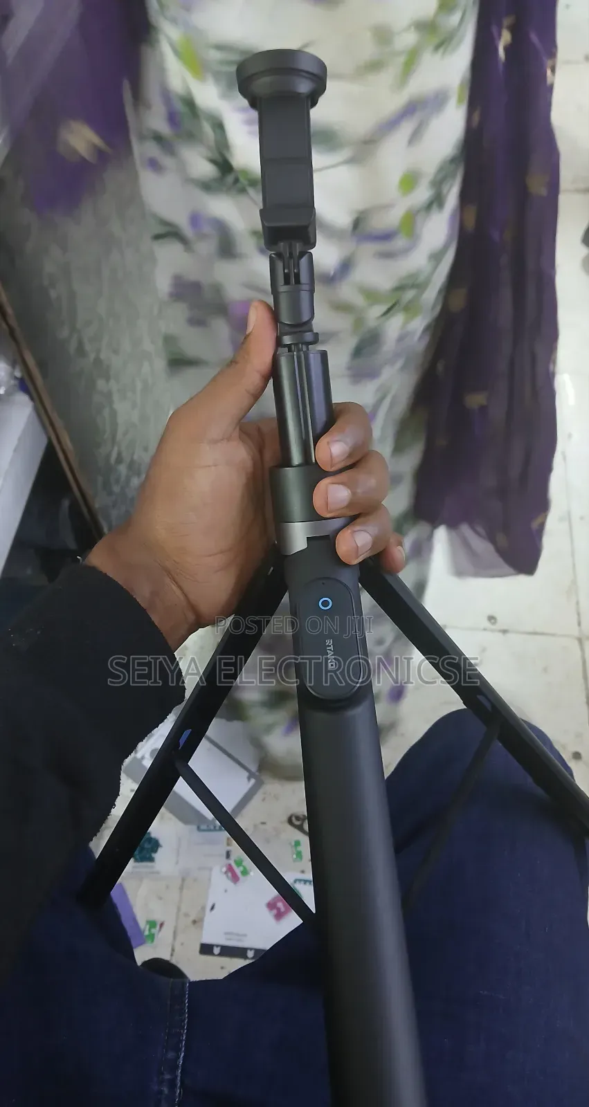 Rtako Selfie Stick With a Built-in Tripod