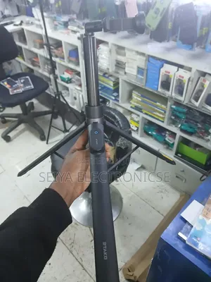 Rtako Selfie Stick With a Built-in Tripod