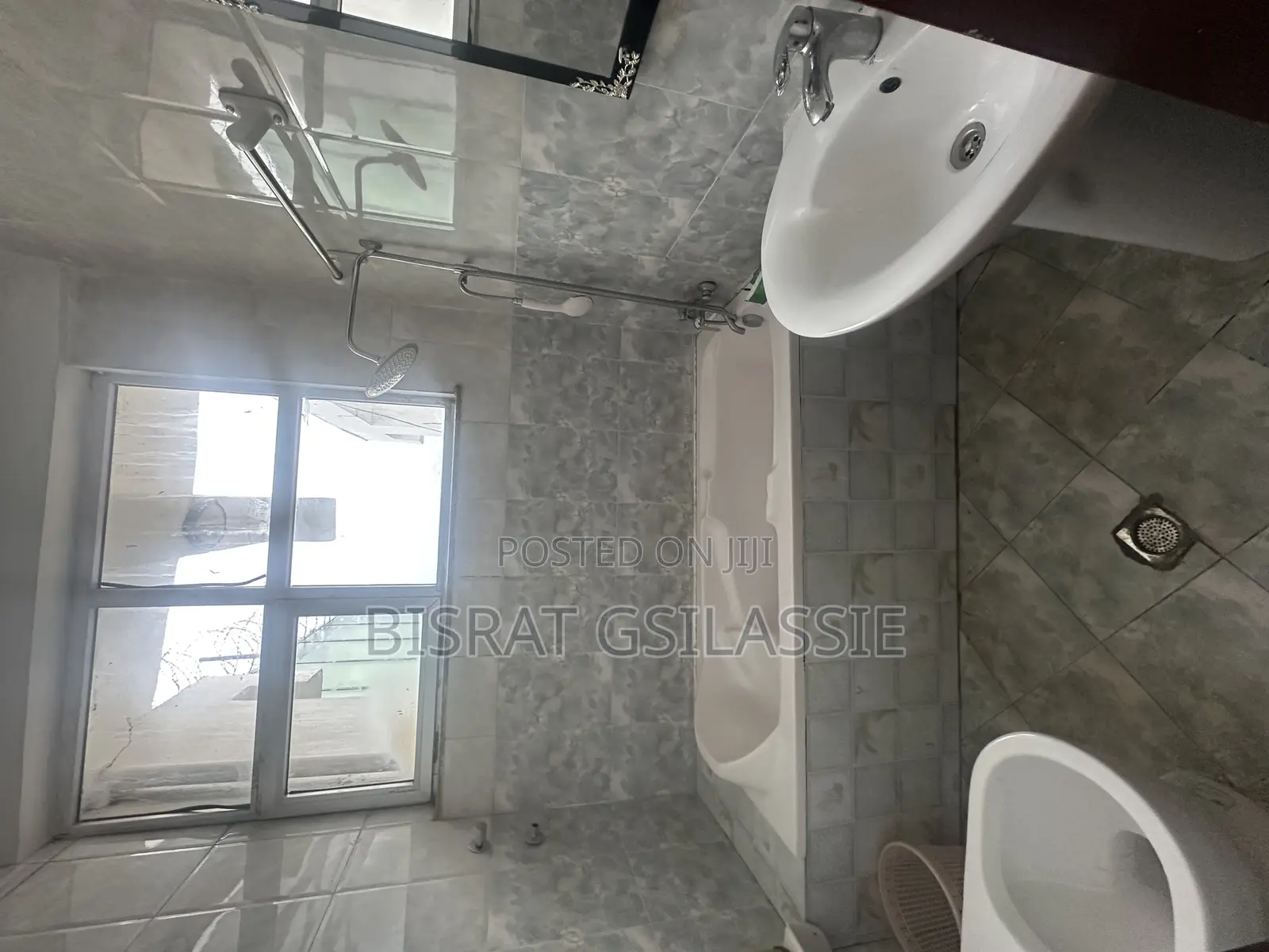 Furnished 8bdrm House in Yeka for rent