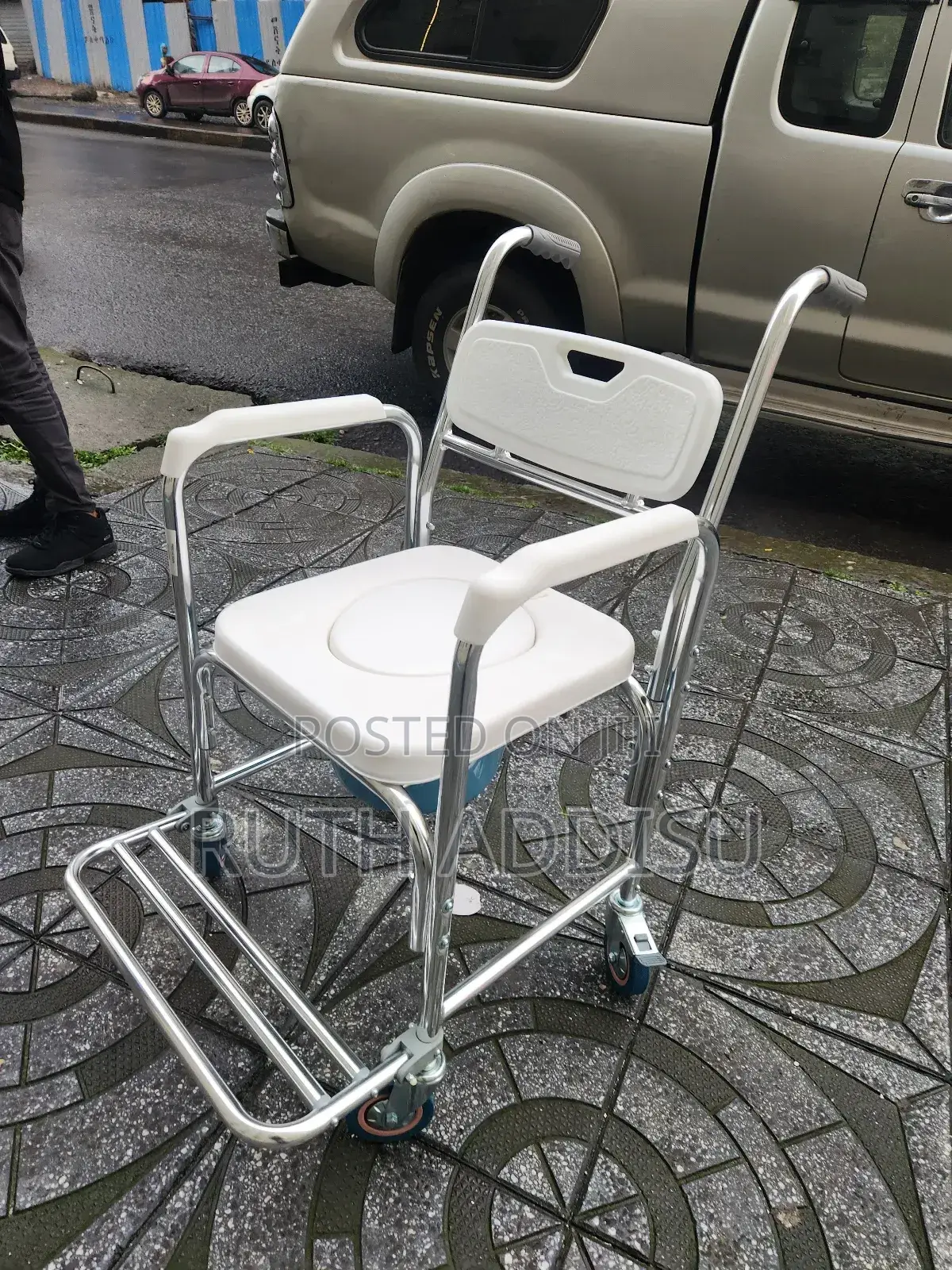 ባለ ትንንሽ ጎማ ዊልቸር Commode Wheelchair夷陵wheelchair曙你wheelchair病房wheelchair