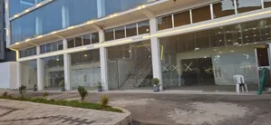 የሚከራይ ለshoroom የሚሆን ዋና መንገድ ይዞ ዜሮ ወለል ላይ