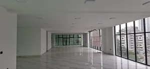 የሚከራይ ለshoroom የሚሆን ዋና መንገድ ይዞ ዜሮ ወለል ላይ