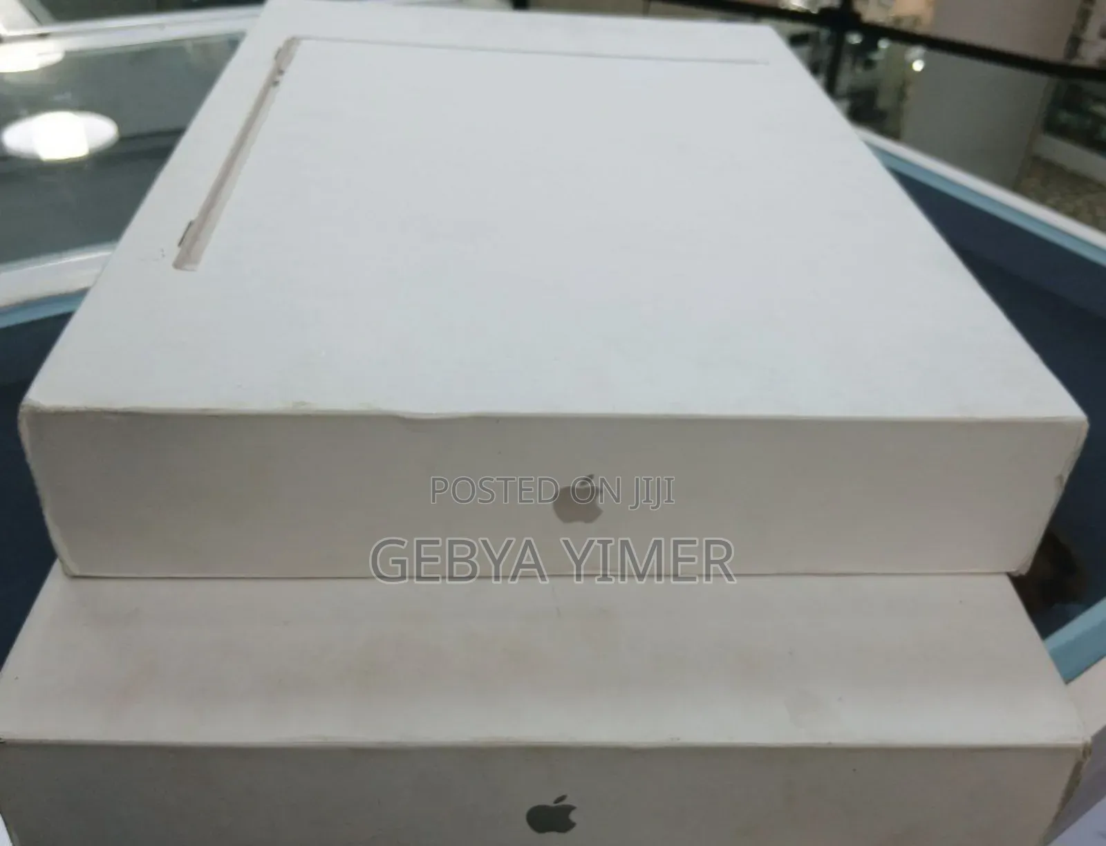 New Laptop Apple MacBook Air 2025 M4 13-Inch 16GB Apple M4 SSD 256GB