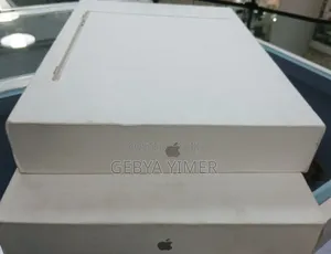 Photo - New Laptop Apple MacBook Air 2025 M4 13-Inch 16GB Apple M4 SSD 256GB