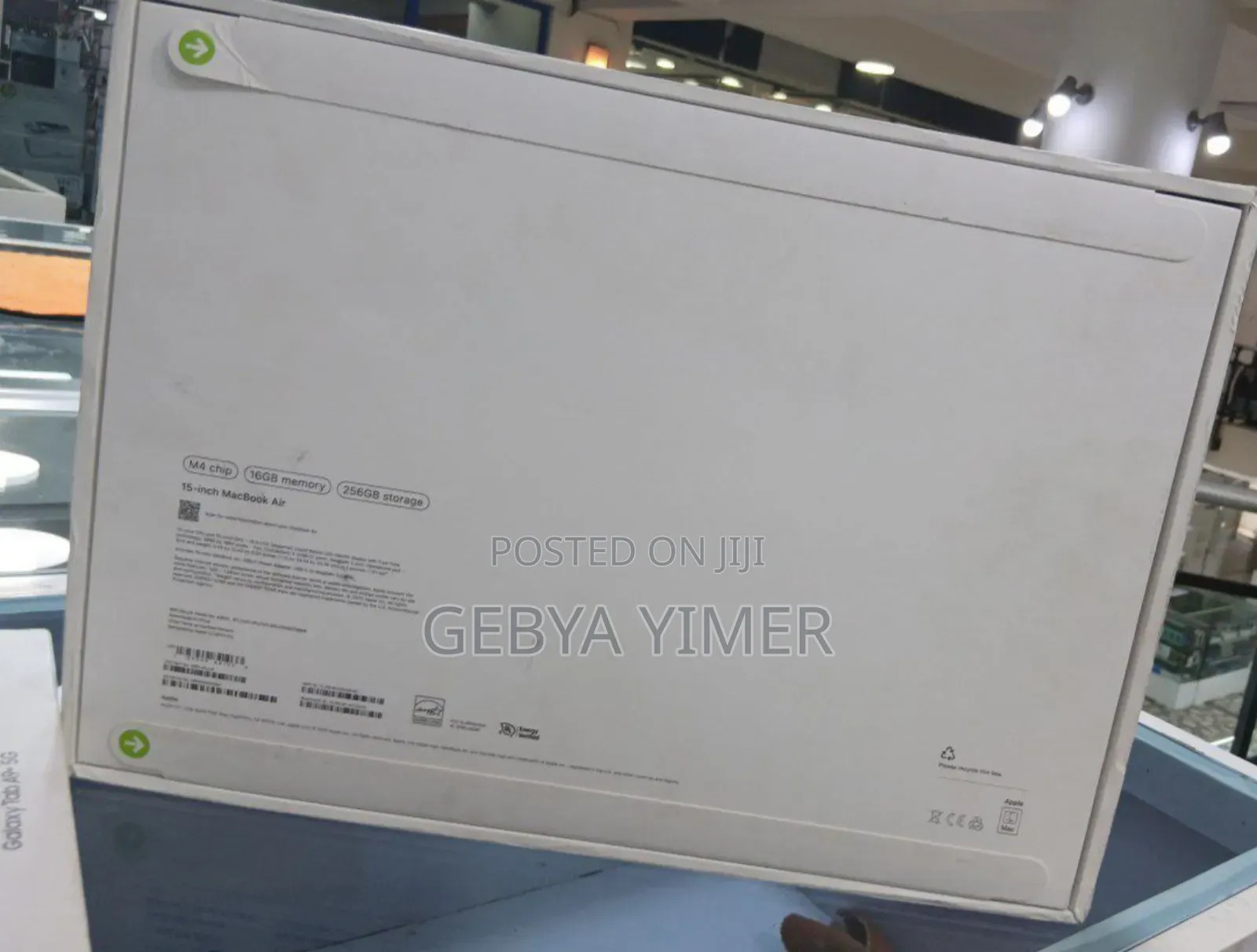 New Laptop Apple MacBook Air 2025 M4 13-Inch 16GB Apple M4 SSD 256GB