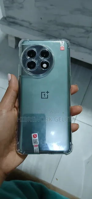 Photo - New OnePlus 11 256 GB Green