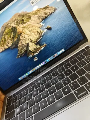 New Laptop Apple MacBook Pro 2020 8GB Intel Core I5 SSD 256GB